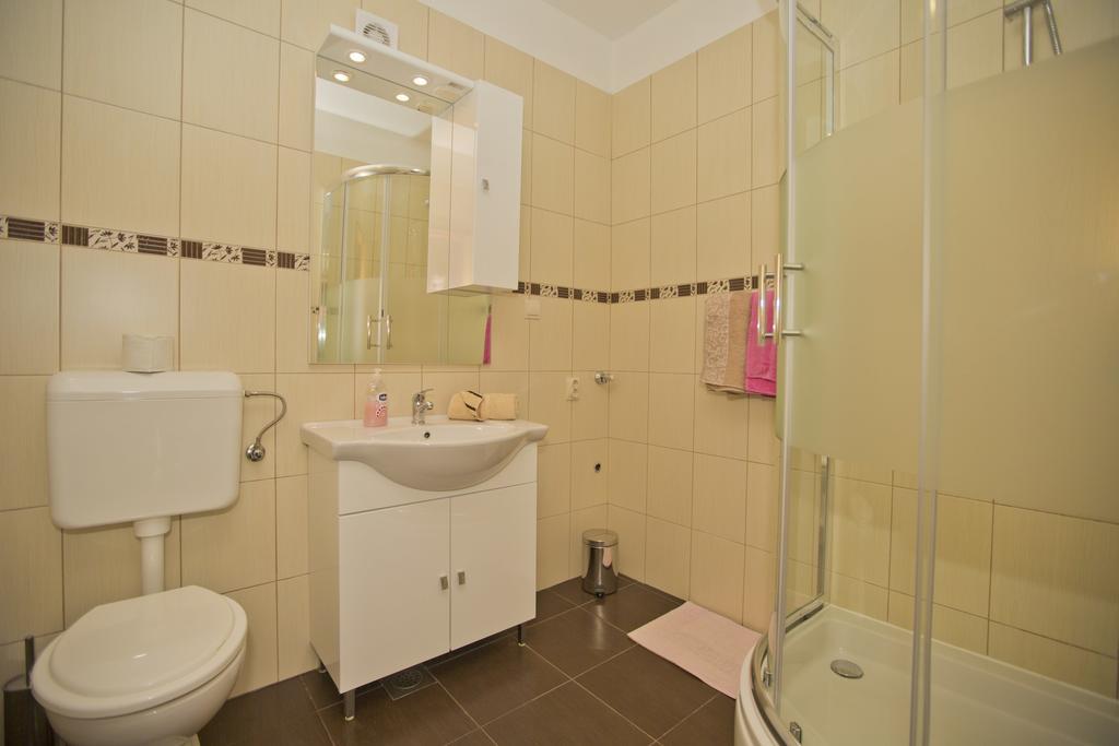 Apartmani Vini Hvar Town Bagian luar foto