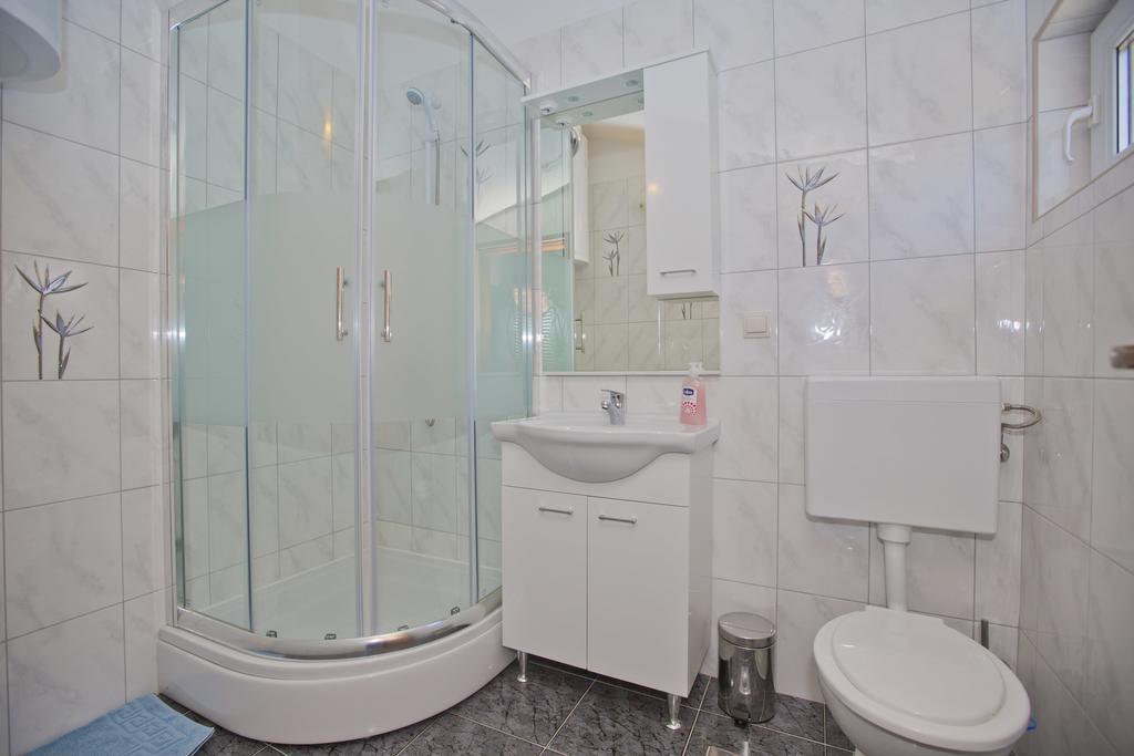 Apartmani Vini Hvar Town Bagian luar foto