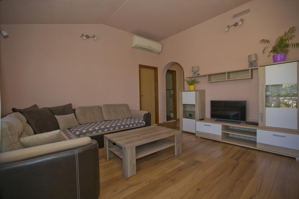 Apartmani Vini Hvar Town Bagian luar foto