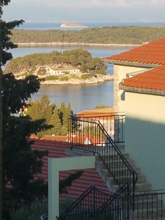 Apartmani Vini Hvar Town Bagian luar foto
